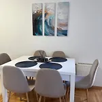 Appartement Radmanovic - Free Private Parking, Balcony, 10 Min To Center *