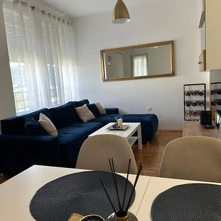 Radmanovic - Free Private Parking, Balcony, 10 Min To Center *