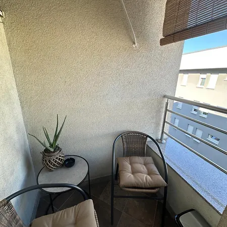 Radmanovic - Free Private Parking, Balcony, 10 Min To Center Μπάνια Λούκα