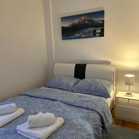 Radmanovic - Free Private Parking, Balcony, 10 Min To Center *
