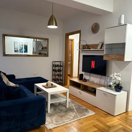 Radmanovic - Free Private Parking, Balcony, 10 Min To Center