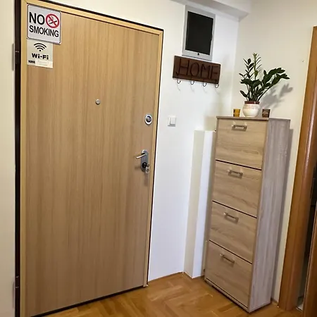 Διαμέρισμα Radmanovic - Free Private Parking, Balcony, 10 Min To Center Μπάνια Λούκα