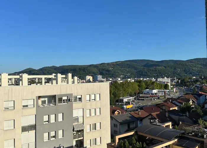 Radmanovic - Free Private Parking, Balcony, 10 Min To Center بانيا لوكا