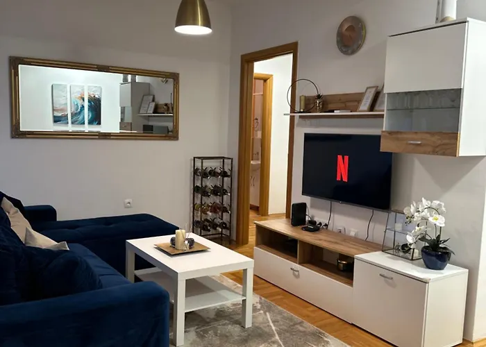 Radmanovic - Free Private Parking, Balcony, 10 Min To Center