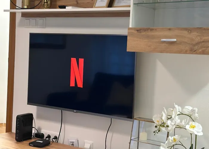 Radmanovic - Free Private Parking, Balcony, 10 Min To Center شقة بانيا لوكا